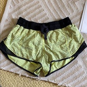 Lululemon Hotty Hot Short 2.5”